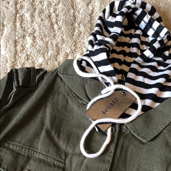 Olive Jacket with Navy Stripe Accent Lining - Picture 4 of 6